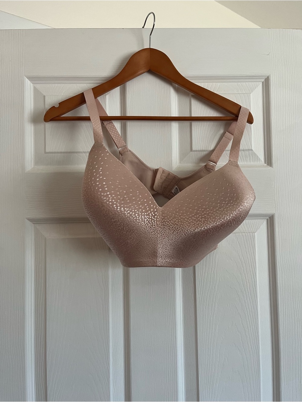 Wacoal • Smooth Wireless Bra in Blush - Picture 1 of 3